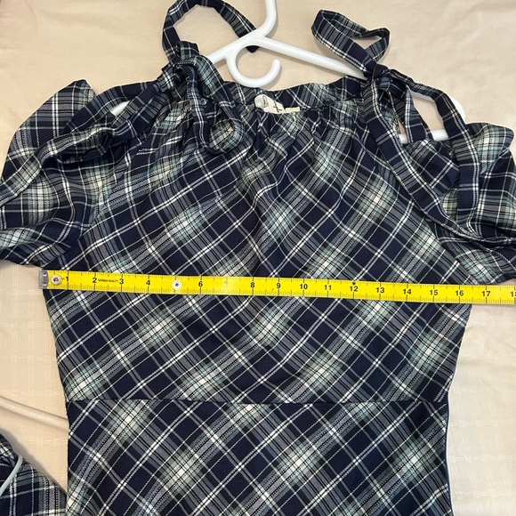💙Vintage Cold-Shoulder Navy Plaid Midi Dress with Long Sleeves Like New size S - Picture 11 of 14